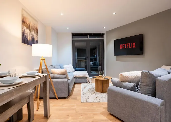 Stylish 2 Bedroom With Balcony Leeds (West Yorkshire)