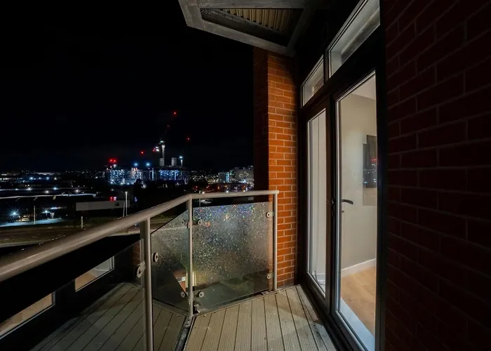 Apartman Stylish 2 Bedroom With Balcony