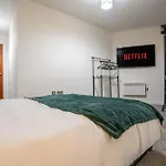 Stylish 2 Bedroom With Balcony * Leeds (West Yorkshire)