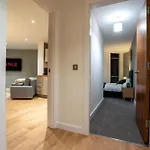 Stylish 2 Bedroom With Balcony * Leeds (West Yorkshire)