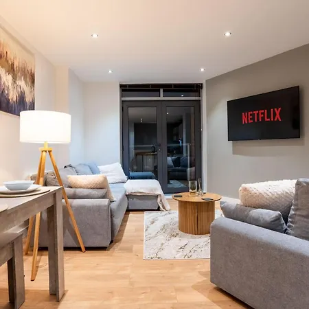 Stylish 2 Bedroom With Balcony Leeds (West Yorkshire)
