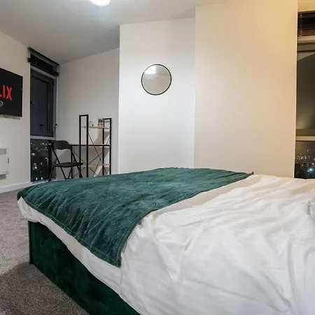 Stylish 2 Bedroom With Balcony * Leeds (West Yorkshire)