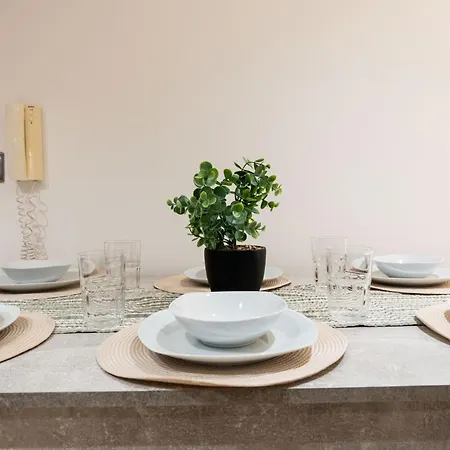 Stylish 2 Bedroom With Balcony Appartement