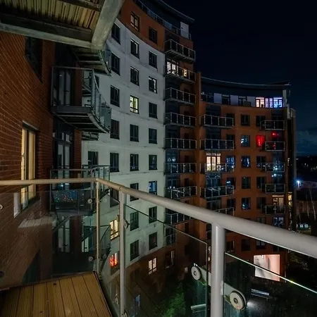 Appartement Stylish 2 Bedroom With Balcony *