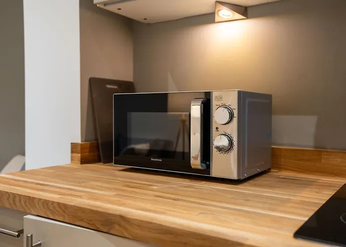 アパート Stylish 2 Bedroom With Balcony *