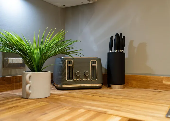 Stylish 2 Bedroom With Balcony