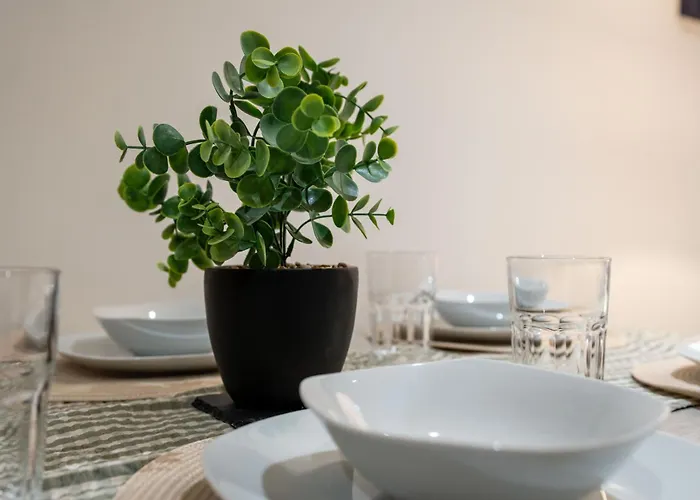 Stylish 2 Bedroom With Balcony 公寓 *