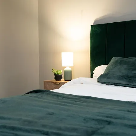 Stylish 2 Bedroom With Balcony アパート