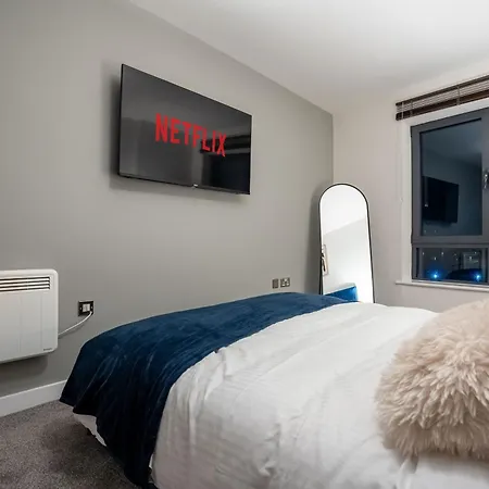 Stylish 2 Bedroom With Balcony リーズ