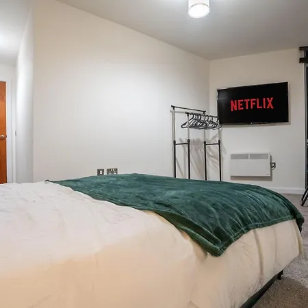 Stylish 2 Bedroom With Balcony * リーズ