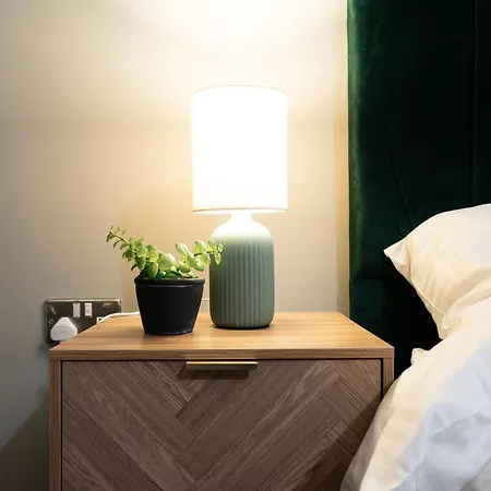 Stylish 2 Bedroom With Balcony Apartment