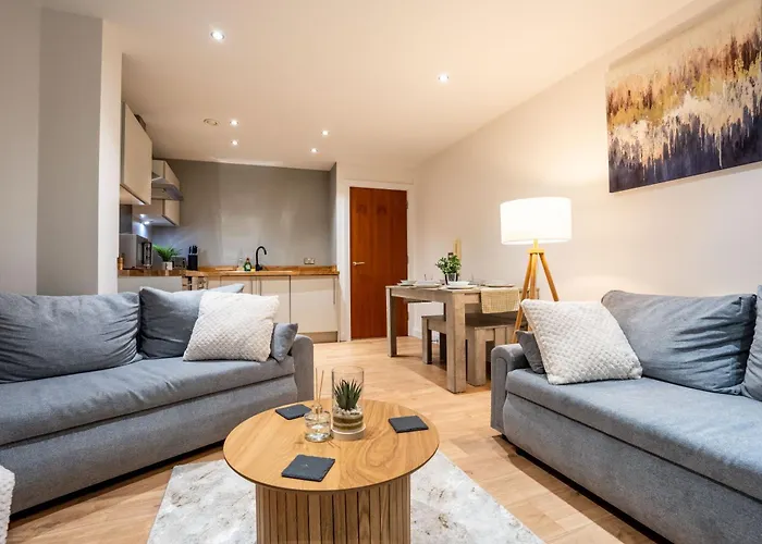 Stylish 2 Bedroom With Balcony Leeds (West Yorkshire)